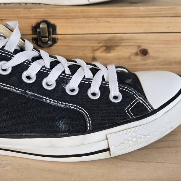 CTAS 10 Black Low Top Canvas Lace Up Sneakers Shoes Converse Unisex - Picture 3 of 12